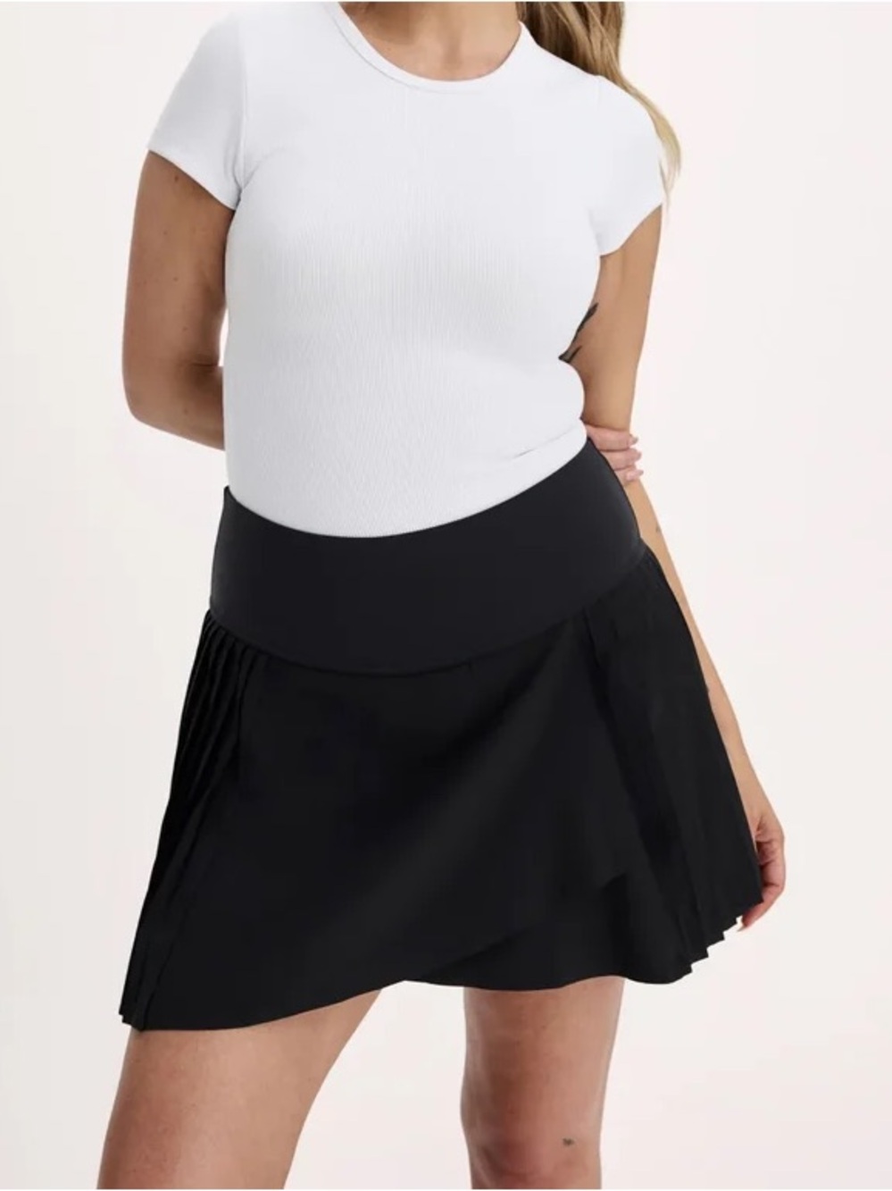knix Crosscourt Leakproof Pleated Skort
